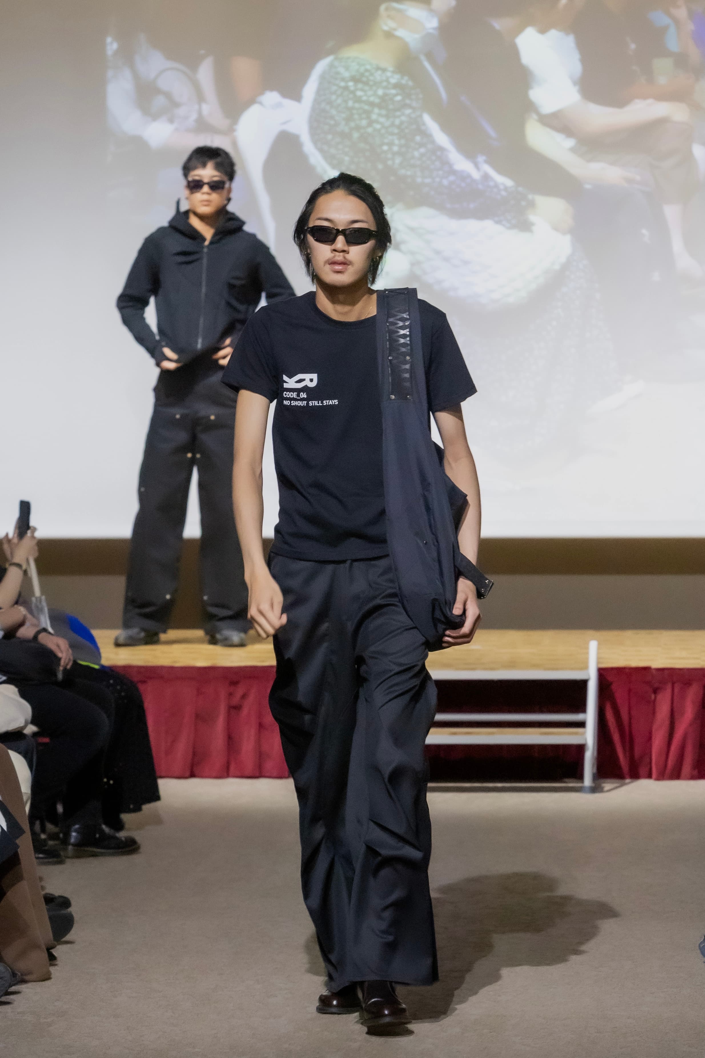 Look 10